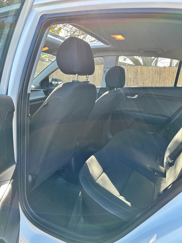 Kia Rio 1.4 Ex Plus Sedan 100cv 6mt