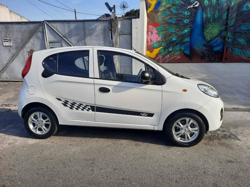 Imagem 2 de 6 de Chery Chery Qq 2018 1.0 Act Flex 5p