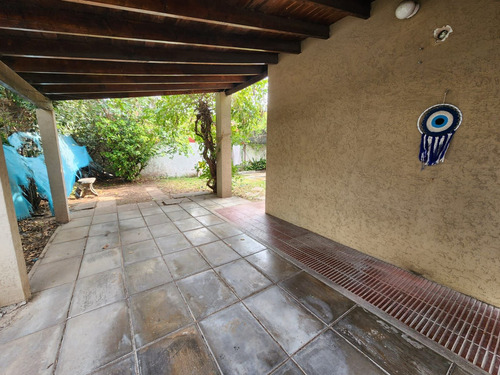 Venta Casa 2 Dormitorios Bella Vista Con Cochera Apta Credito