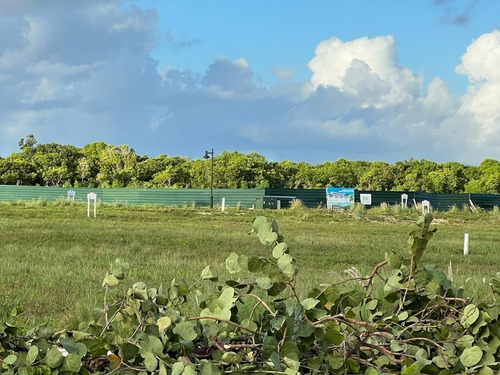 Venta Solar En Racquet Village, Cap Cana