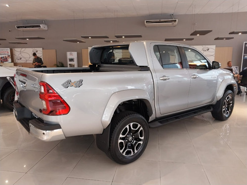 Toyota Hilux 2.8 Cd Srv 177cv 4x4 At