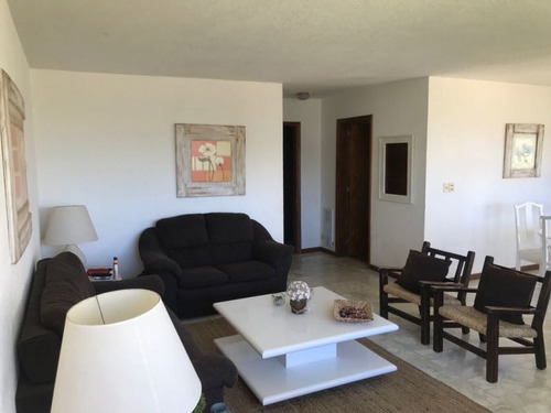 Venta De Apartamento 3 Dormitorios En Playa Mansa