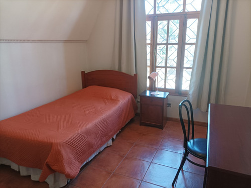 Casa Con Acceso Independiente En Segundo Piso