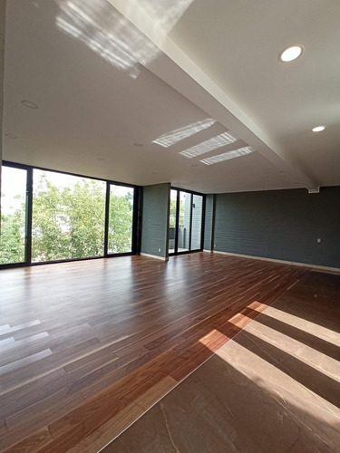 Imagen 2 de 20 de Townhouse A Estrenar Con Roof Privado Con Hermosa Vista/ Las