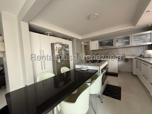 Aslibel Meléndez Vende Amplia Casa Al Este De Barquisimeto.