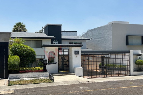 Casa De Ensueño En Chiluca: Espacio Y Elegancia