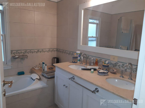 Casa En Venta En Villa Bertha.