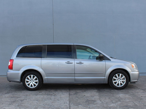 Imagen 6 de 15 de Chrysler Town & Country Li Touring 2016