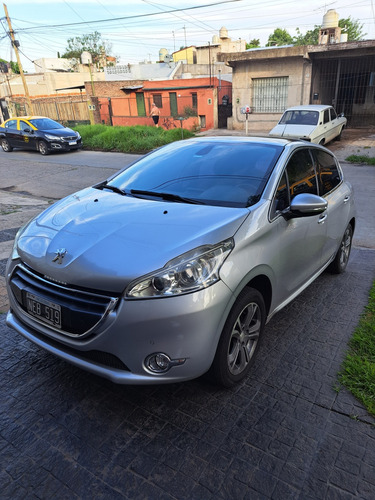 Peugeot 208 1.6 Feline