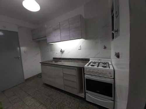Dueño Vende 3 Ambientes Reciclado A Nuevo En Almagro, A Mts Subte Linea A Castro Barros