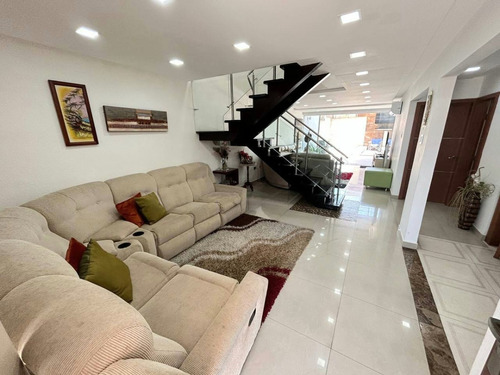 Ana Molleja Vende Espectacular Casa Con Planta Eléctrica En Zona Este Barquisimeto , Lara /akm