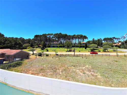 Punta Del Este, Zona Rincon Del Indio- Ref: 997