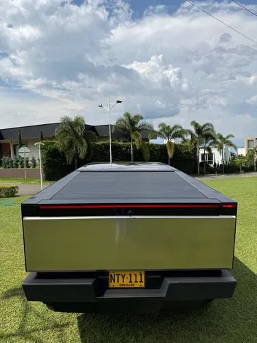 Tesla Cybertruck Foundation Series 4x4