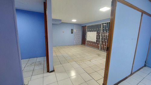 Local Comercial En Plaza Ñuñoa - 61 M2 -