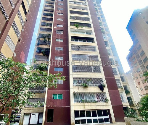 Se Ofrece En Venta Hermoso Y Amplio Apartamento Remodelado Ubicado En El Paraiso