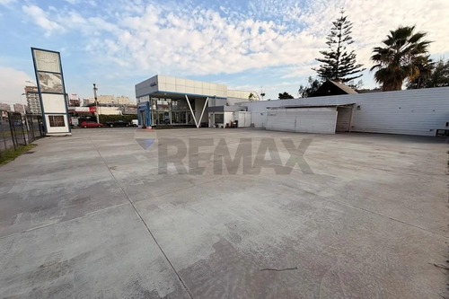 Exclusiva Propiedad Comercial En Venta