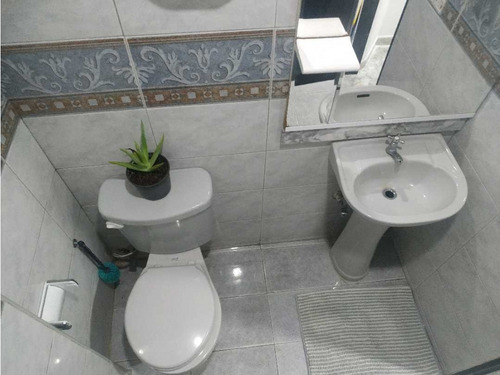 Apartamento En Venta Res. El Rincón Jgh-9004137