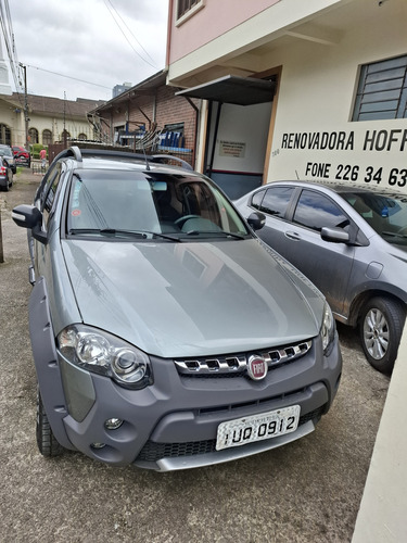 Fiat Strada 1.8 16v Adventure Cab. Dupla Flex 3p