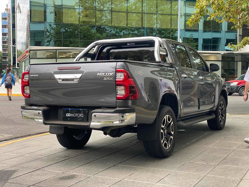 Imagen 19 de 25 de Toyota Hilux 2.8 Cd Srx 177cv 4x4 At 2021 500km