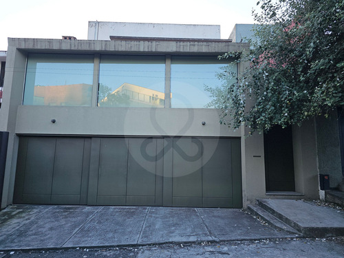 Casa En Venta En Paseo De Las Lomas 3 Recámaras
