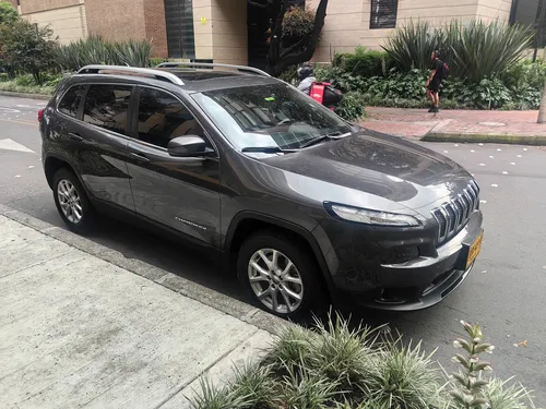 Jeep Cherokee 3.2 Longitude Plus