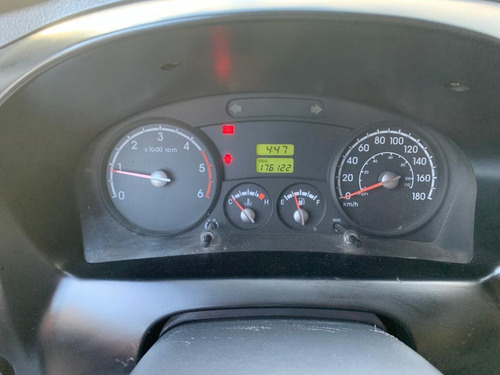 Imagem 12 de 15 de Kia Bongo Carroceria 11/11 Com Ar-condicionado