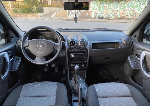 Imagem 8 de 8 de Renault Logan 2012 1.6 Expression Hi-torque 4p