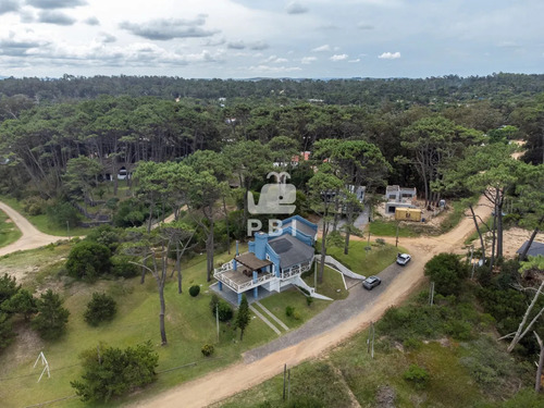 Casa En Venta En Ocean Park, Punta Ballena - Ref : Pbi824