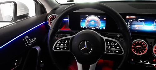 Imagen 8 de 14 de Mercedes Benz A200