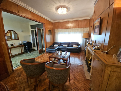 Casa Lote Propio 5 Amb. Con Jardín Y Pileta Floresta