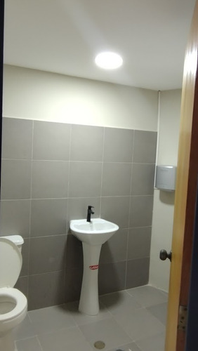 Imagen 13 de 13 de En Venta Exclusivo Local Comercial Ubicado En Terrazas Del Valle, Av. 31 De Julio.