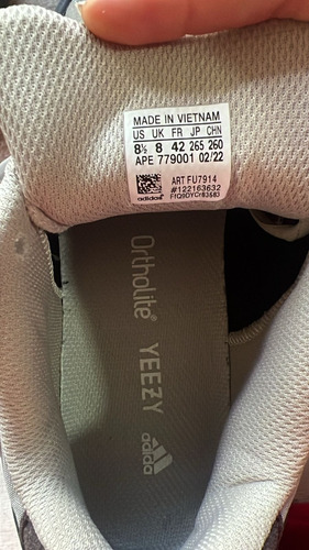 Zapatillas Yeezy Boost 700 Beige (Usado)