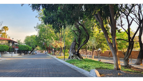 Residencia En Venta Con Ubicación Privilegiada En Querétaro
