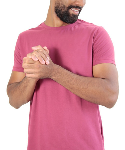 Imagem 3 de 6 de Camiseta Básica Gola Redonda Lisa Bordô