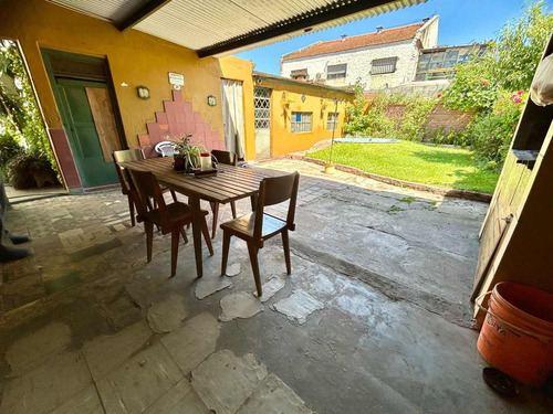 Venta/permuta Casa 5 Amb A Refac Caseros Centro