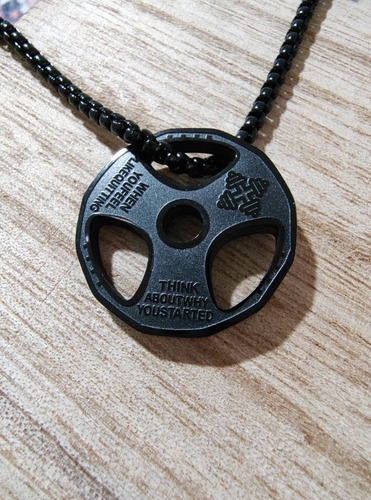 Collar Con Dije De Pesas Mancuernas Acero Inoxidable Color Negro Disco
