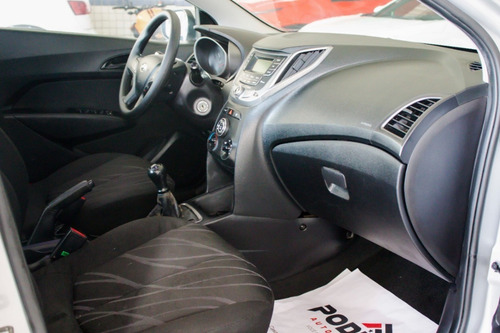 Imagem 7 de 9 de Hyundai Hb2os 1.0 Comfort 2014
