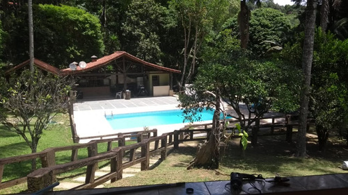 Maravilhosa Casa De Campo Com Piscina Aquecida (climatizada A 28 Graus), Lago, Riacho, Campo De Futebol, Sinuca, Fliperama.