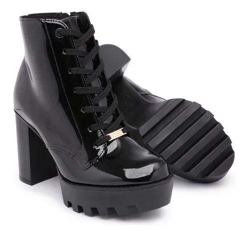 Bota coturno sale verniz vizzano