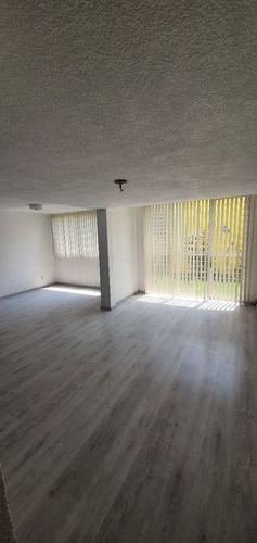 Imagen 2 de 24 de Renta Casa Con Seguridad Y Jardín En Lomas Verdes 1a Sección