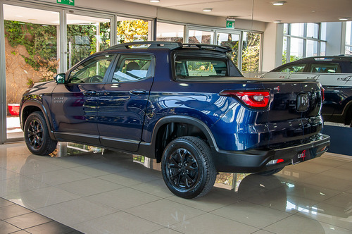 RAM 1000 1.8 Cd Big Horn Night Edition 4X2 At6