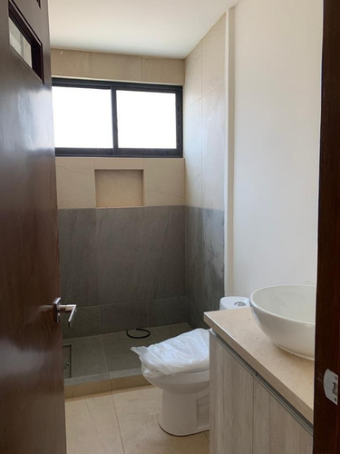 Imagen 2 de 21 de Venta De Casa En Aqua 2