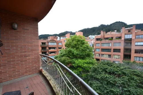 Apartamento En Venta En El Nogal. Cod V12046
