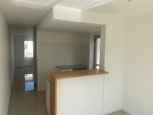 Se Alquila Duplex Nuevos Y Semi Nuevos De 2 Dorm Con Lugar P/ Auto Y Patio Al Fdo !!