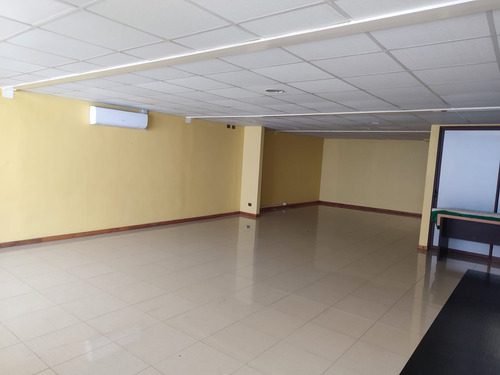Oficina Amplia En Centro De Concepción