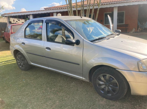 Imagem 1 de 8 de Renault Logan