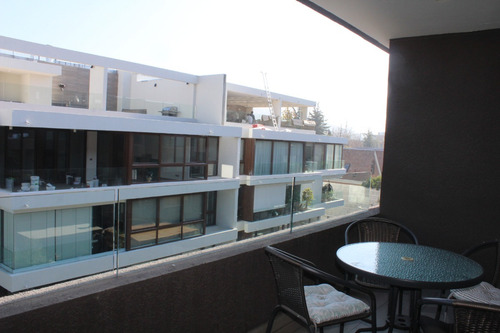 Triplex Con Amplios Espacios Y Modernas Comodidades