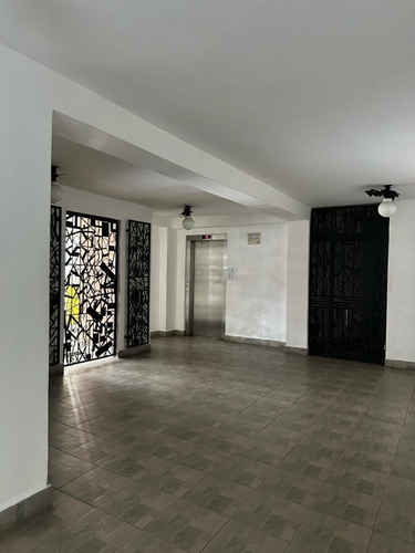 Alquilo Apartamento En La Urb San Isidro / Es19