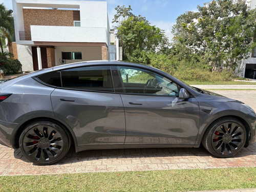 Tesla Model Y Performance Dual Motor
