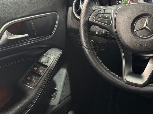 Mercedes-Benz Classe Cla 1.6 Vision Turbo Flex 4p